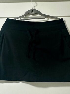 Athleta Classic Black Drawstring Women’s Skort